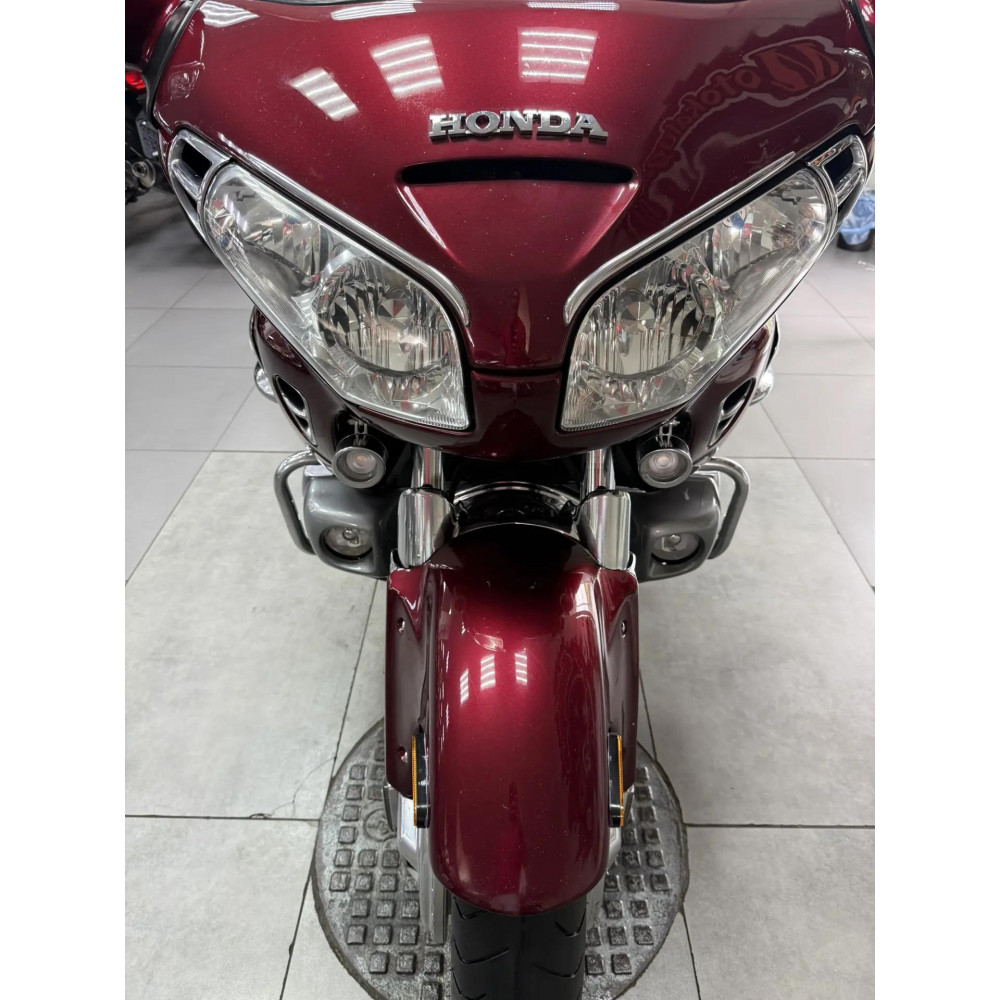 Honda GL1800 GoldWing (инжектор) 2005г, 99850 миль
