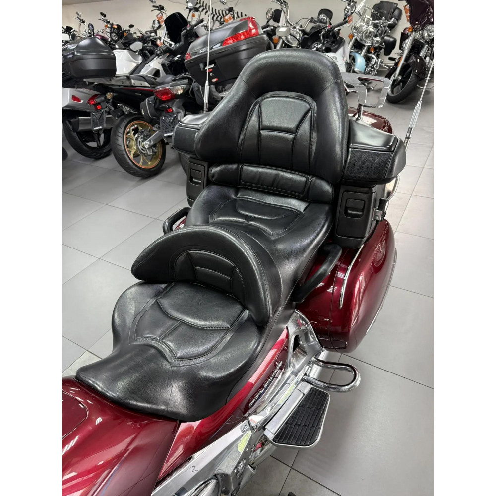 Honda GL1800 GoldWing (инжектор) 2005г, 99850 миль