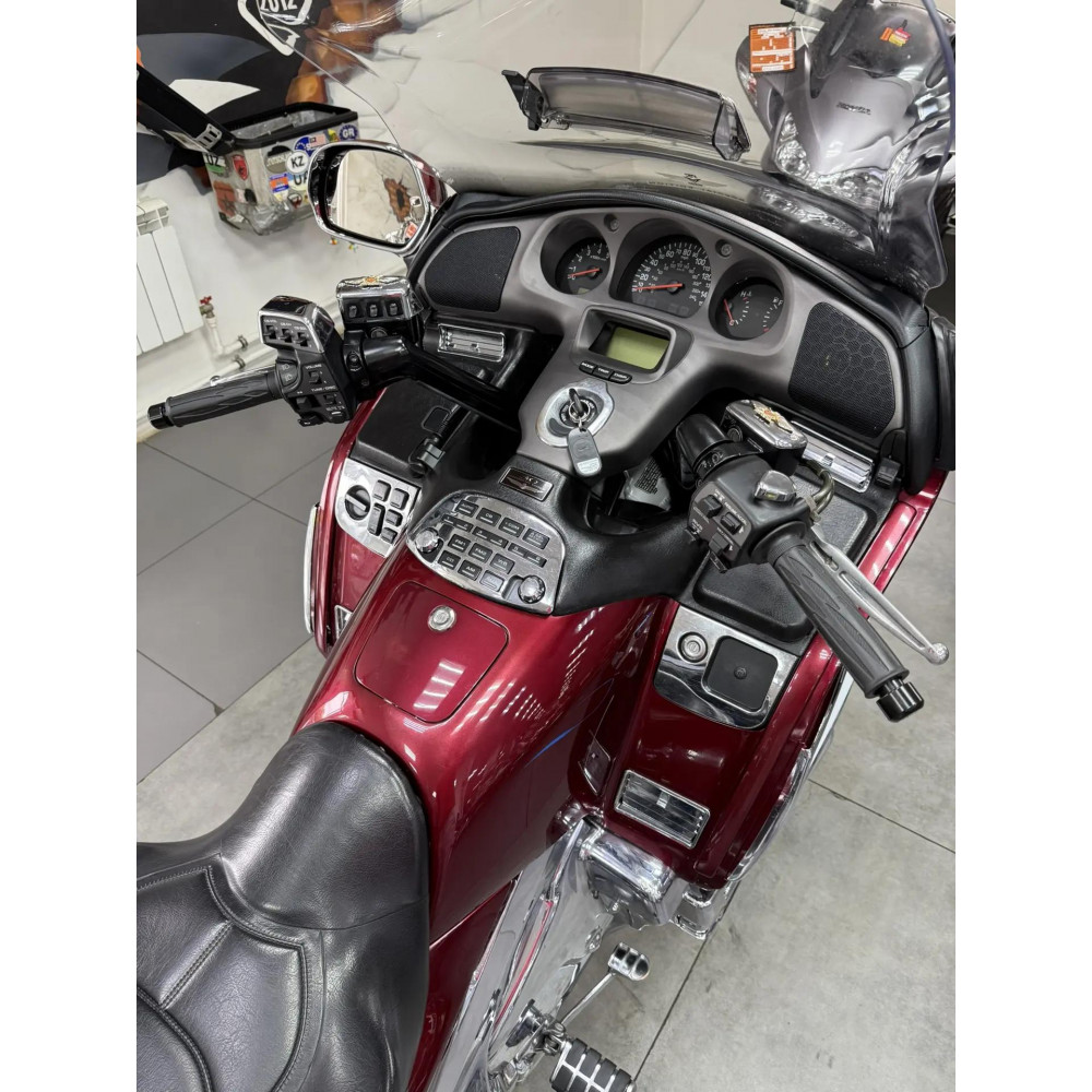 Honda GL1800 GoldWing (инжектор) 2005г, 99850 миль