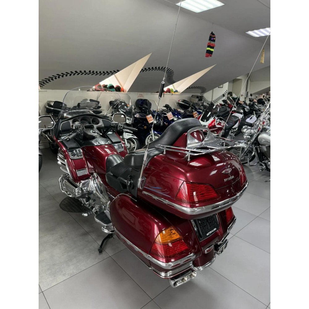 Honda GL1800 GoldWing (инжектор) 2005г, 99850 миль