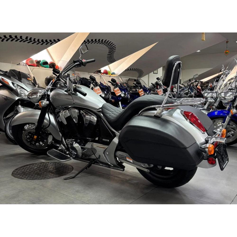 Honda VT1300CT Interstate (инжектор) 2012 г, 32900 миль
