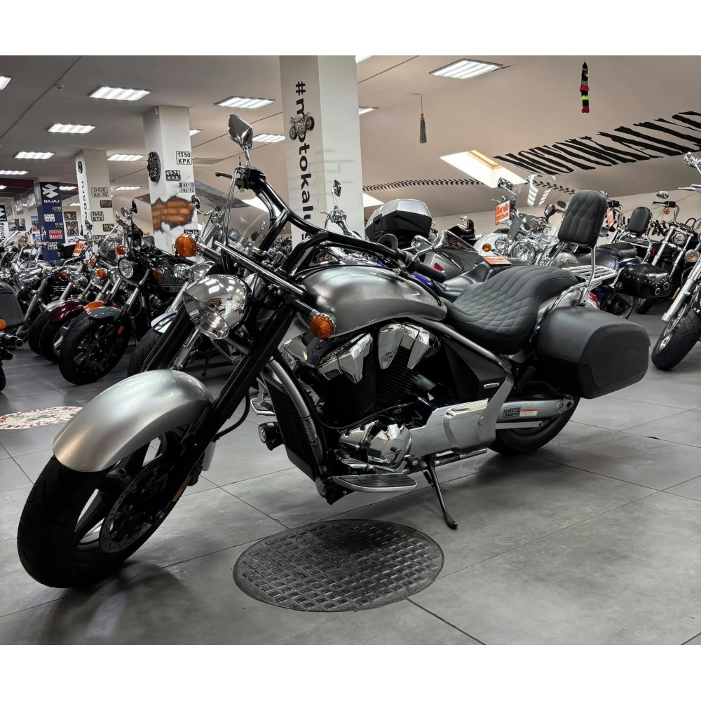 Honda VT1300CT Interstate (инжектор) 2012 г, 32900 миль