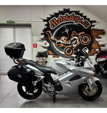 Honda VFR800  (инжектор) 2002 г, 42400 км