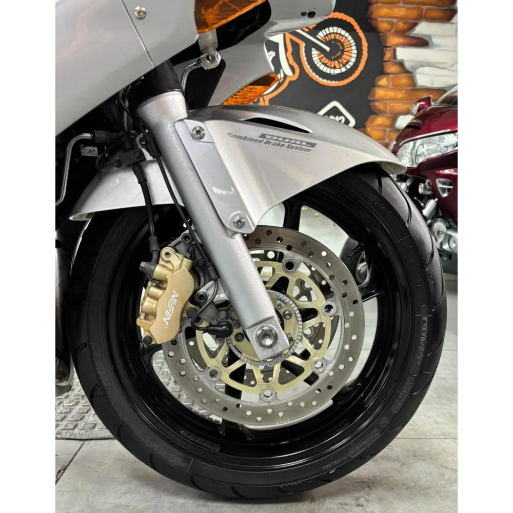 Honda VFR800 (инжектор) 2002 г, 42400 км