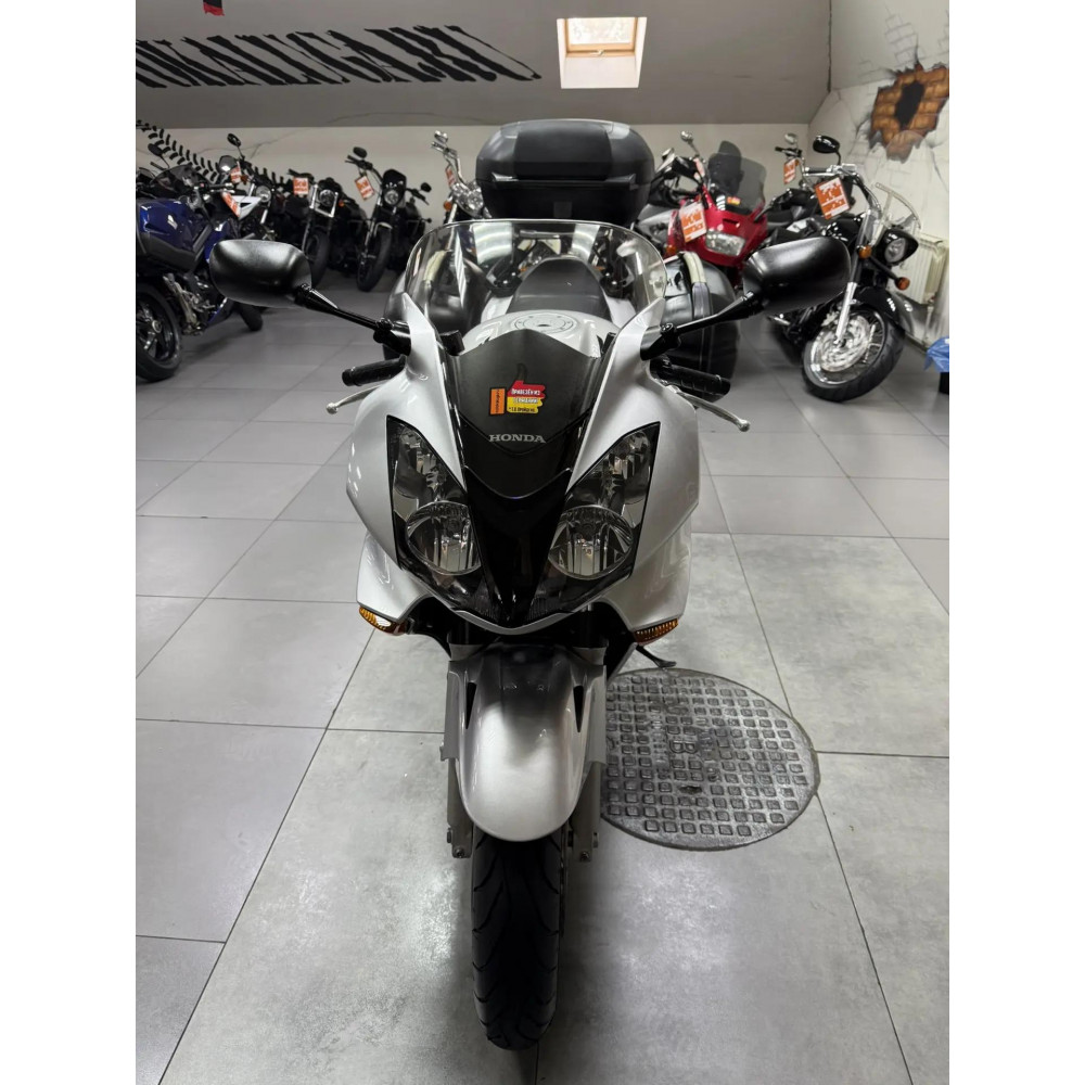 Honda VFR800 (инжектор) 2004 г, 42500 км