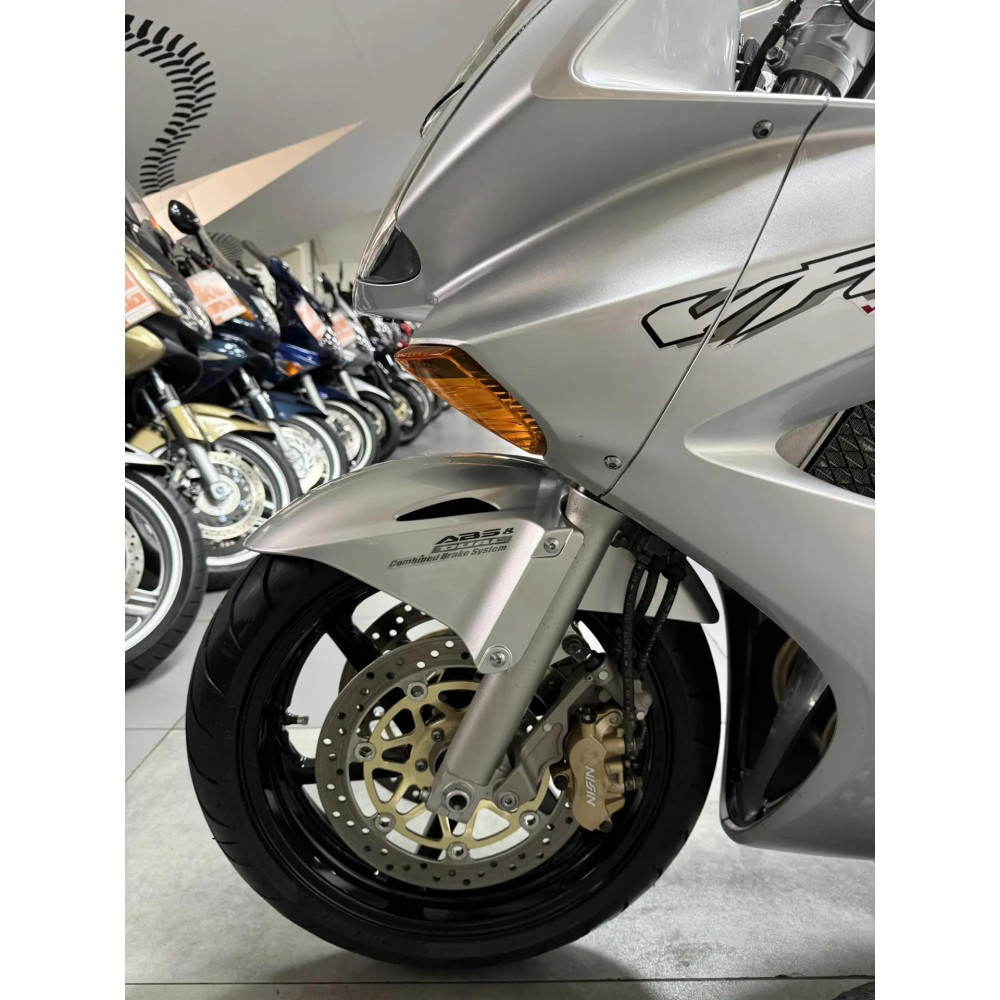 Honda VFR800 (инжектор) 2004 г, 42500 км